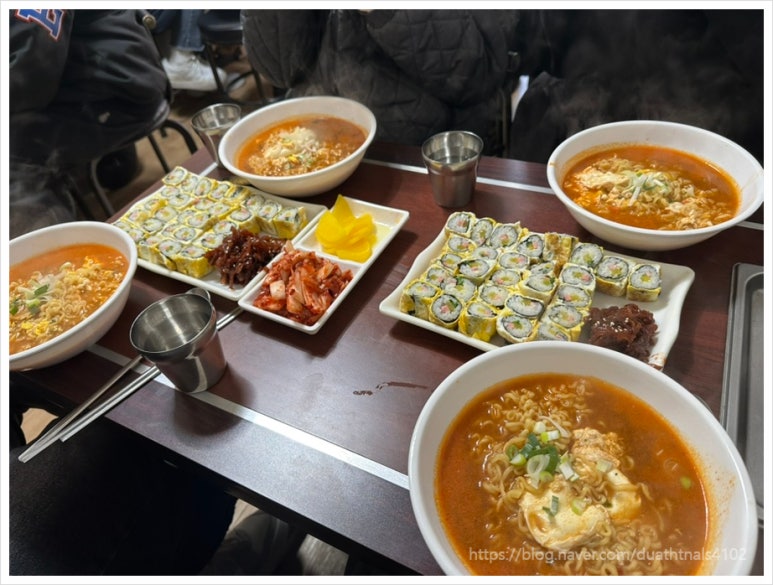 짠지계란말이김밥 이미지