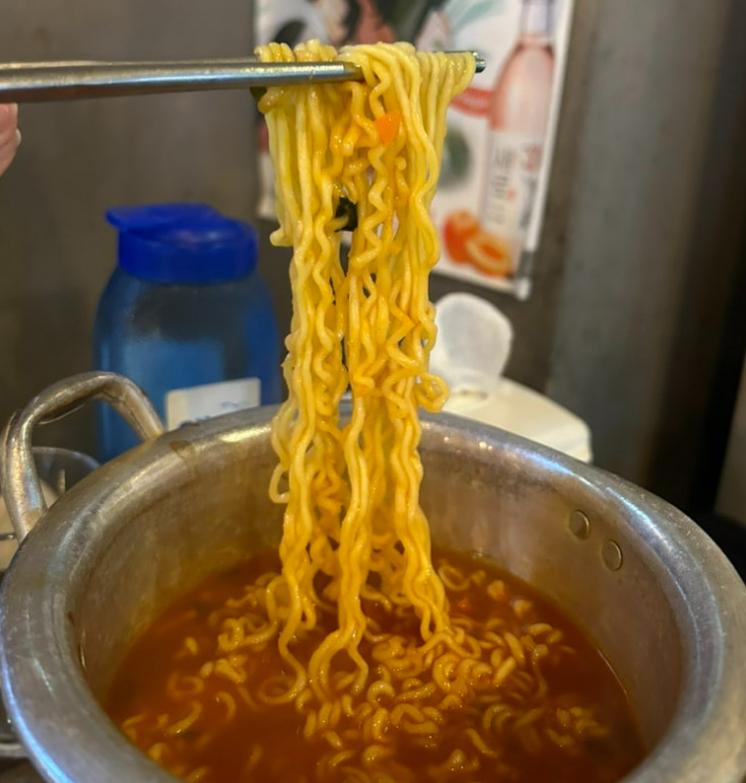 똥꼬치킨 이미지