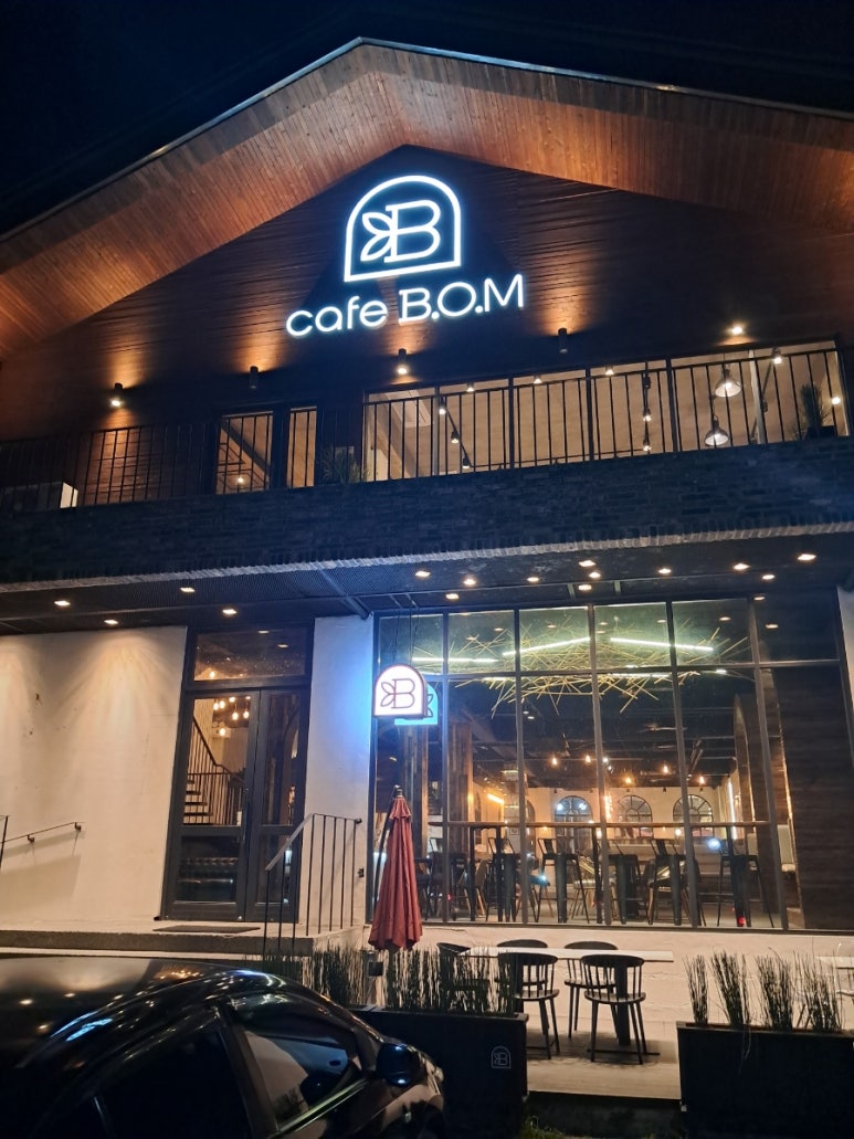 카페 봄(BOM) 이미지