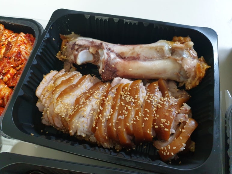 철수네왕족발 이미지