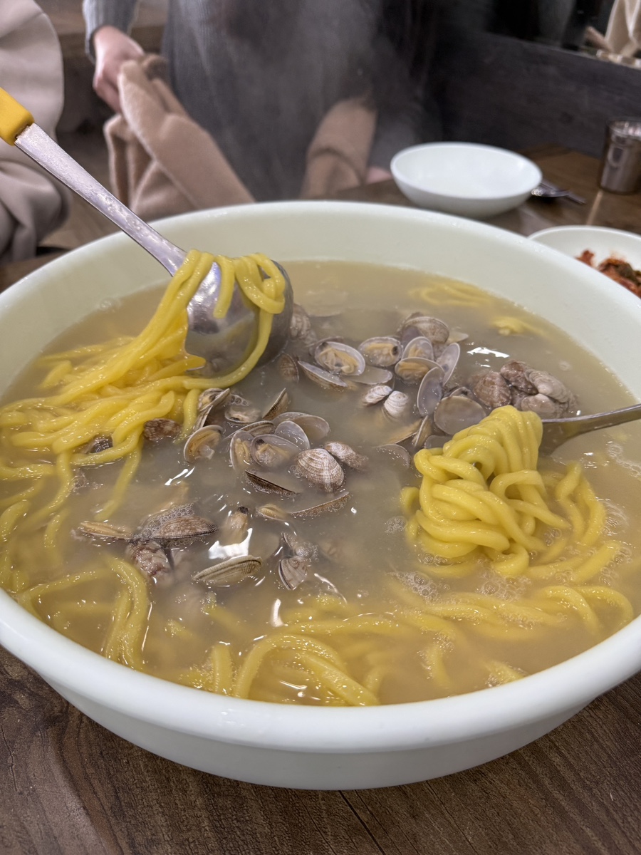 황도바지락손칼국수 이미지