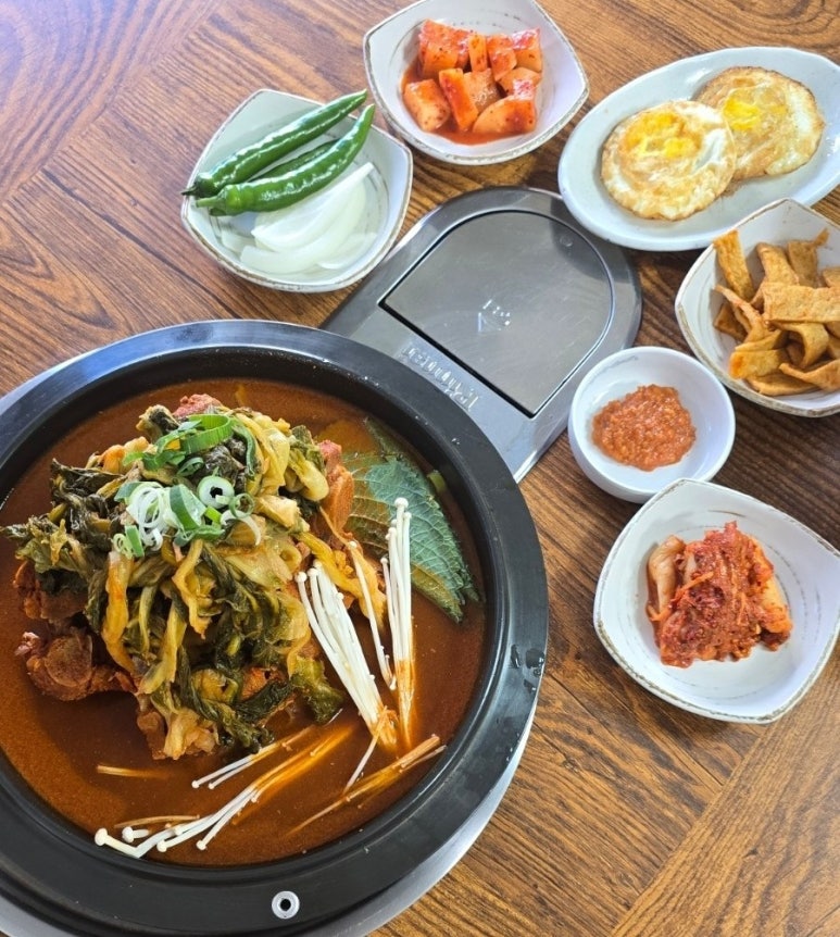 청년감자탕순대국 상무점 이미지
