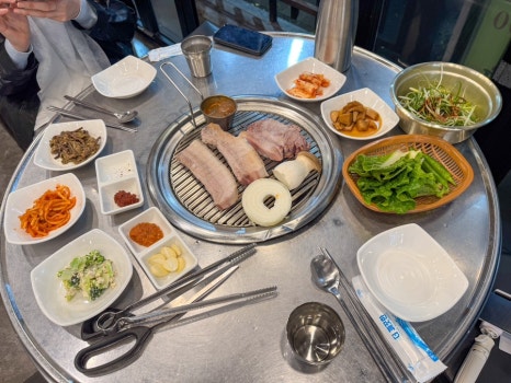 가윤흑돼지 이미지