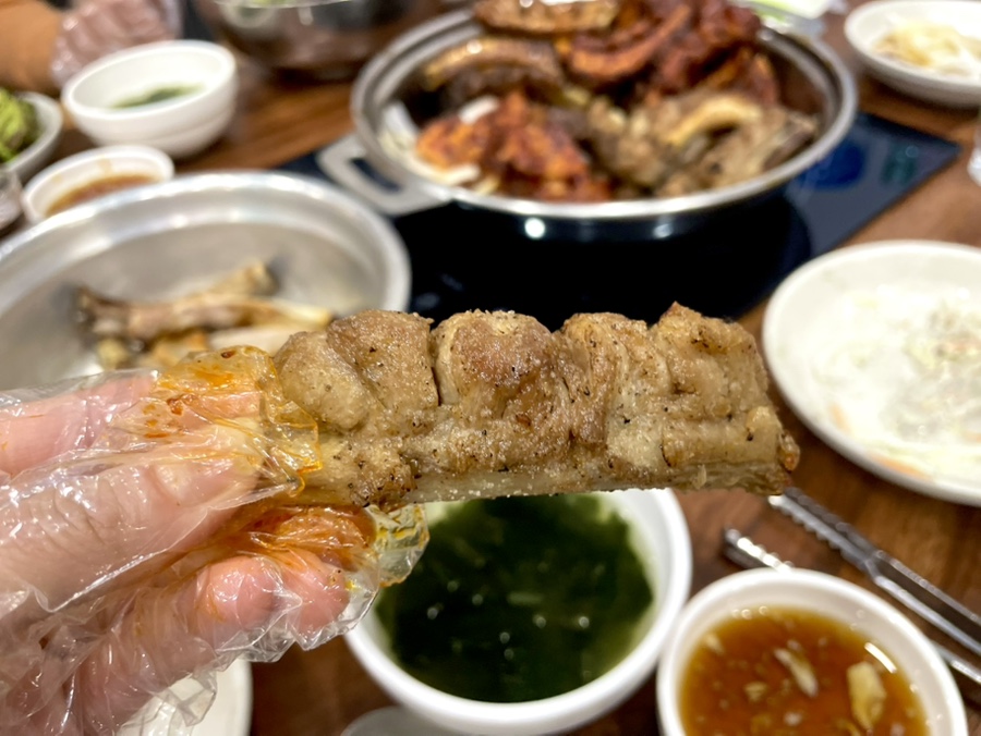 섹돼등갈비 이미지