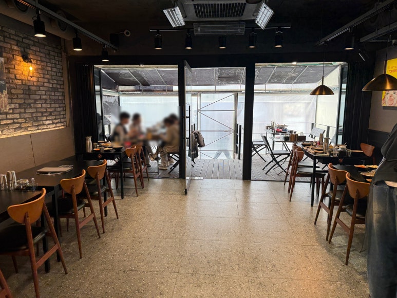 완백부대찌개삼겹살 교대점 사진 5