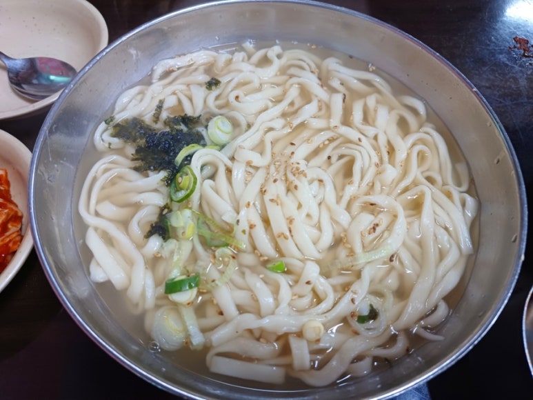 고향집 옛날 칼국수 이미지