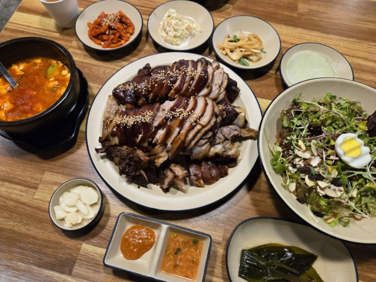 유명환명품족발 이미지