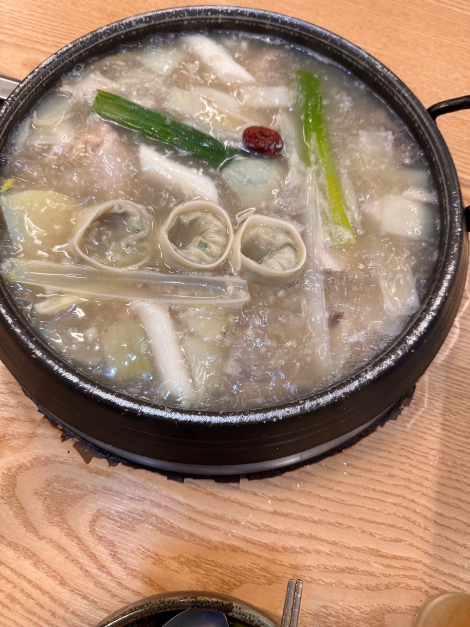 큰손닭한마리 이미지
