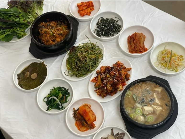 우렁이쌈밥 이미지