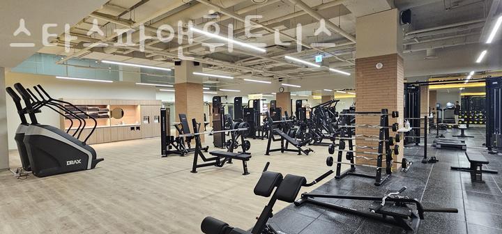 스타스파앤휘트니스 이미지