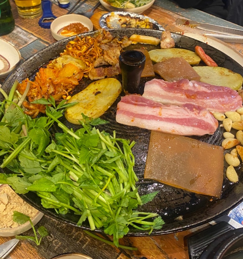 병영솥뚜껑삼겹살 이미지