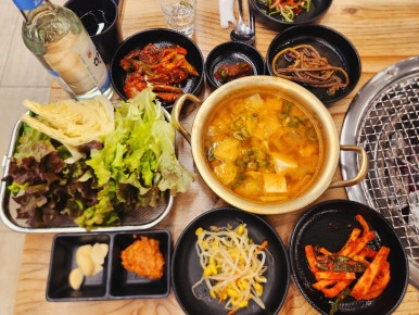 돈날개숯불갈비 이미지