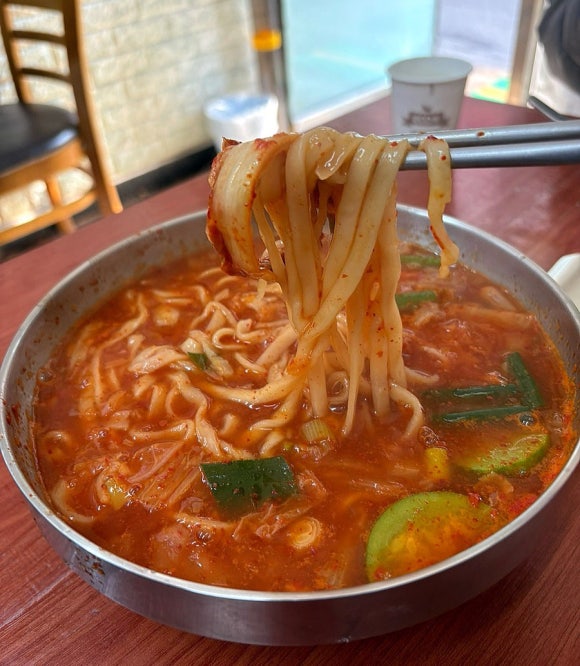 이오순칼국수 이미지