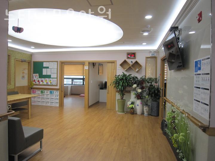 느티나무요양원 이미지