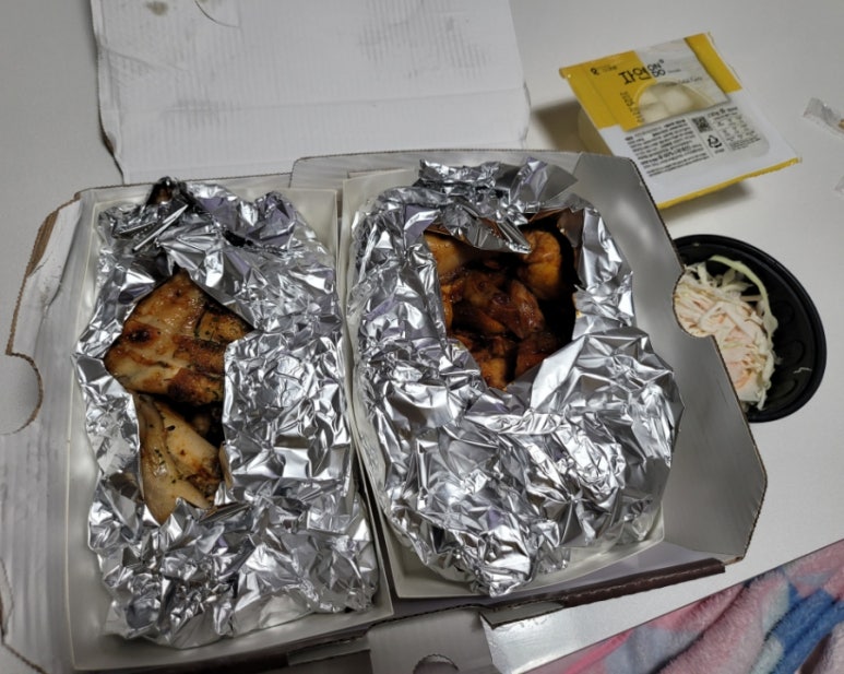 뚱땡이숯불두마리치킨 이미지