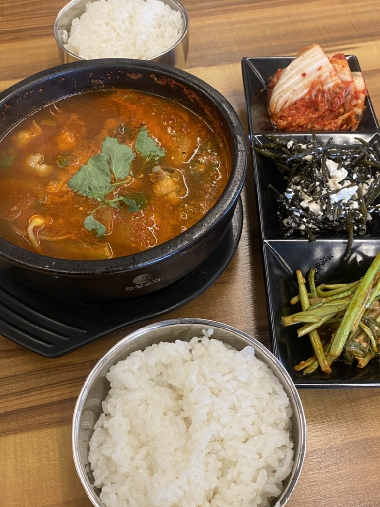 밥이랑 술이랑 회랑 이미지