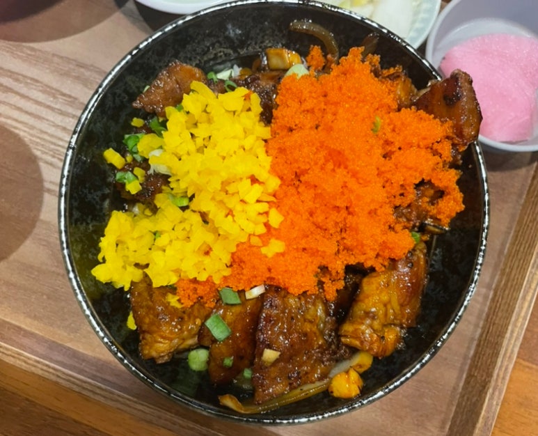 고기가득덮밥 이미지