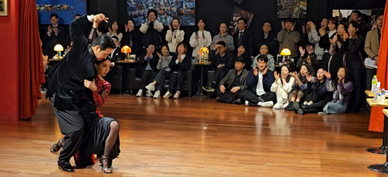 라벤따나탱고피플 이미지