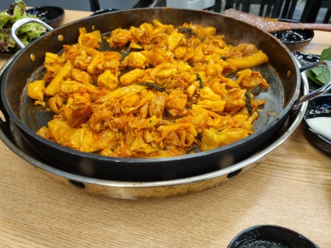 오늘도닭갈비영통경희대점 이미지