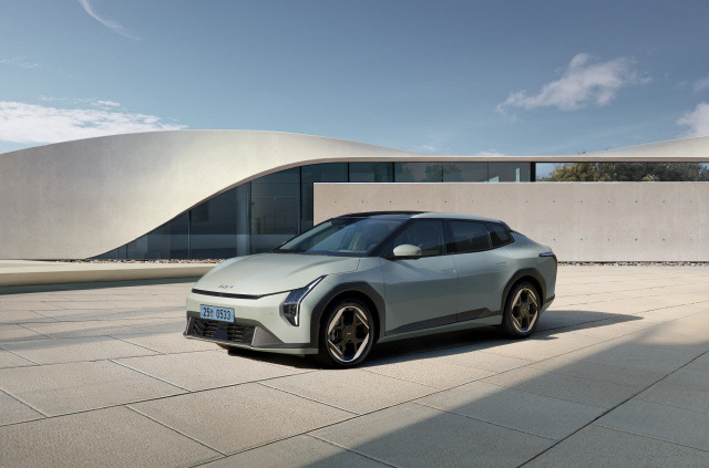 기아자동차 전기차(전동화 세단)더 기아 EV4(The Kia EV4) 오늘 부터 계약시작 가격은? 이미지 8