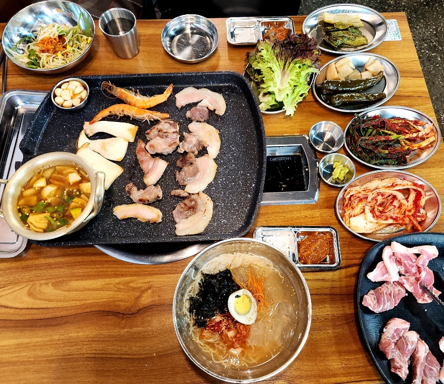 돼지네고기집 이미지