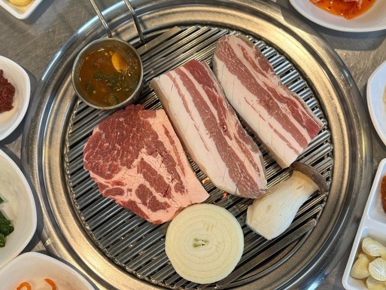 가윤흑돼지 이미지