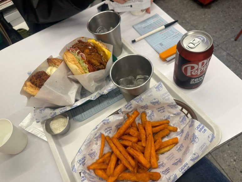 치킨버거클럽 이미지