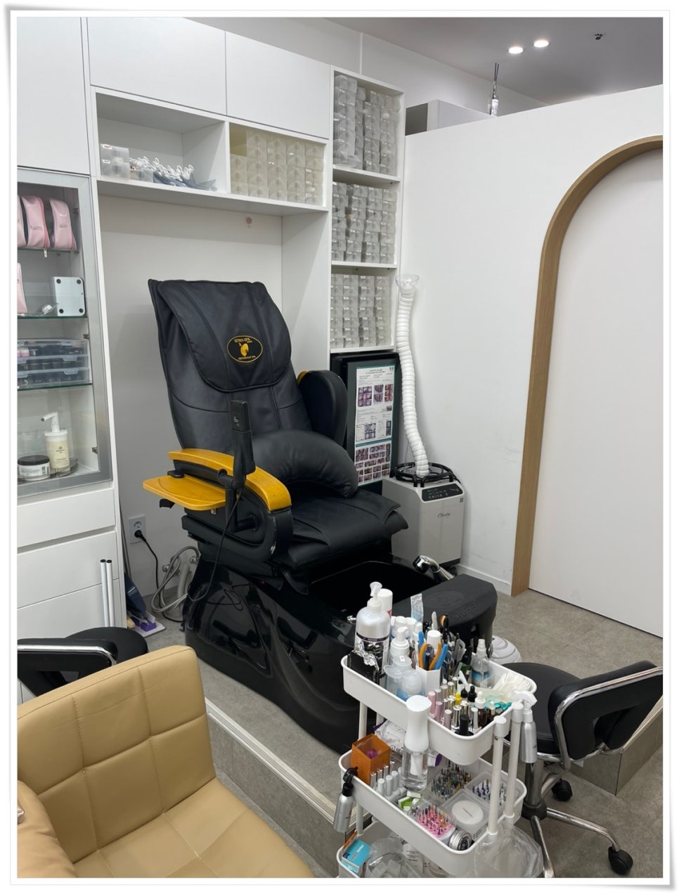 발라발라네일 이미지