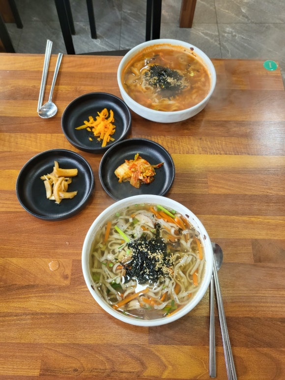 호두네칼국수 이미지