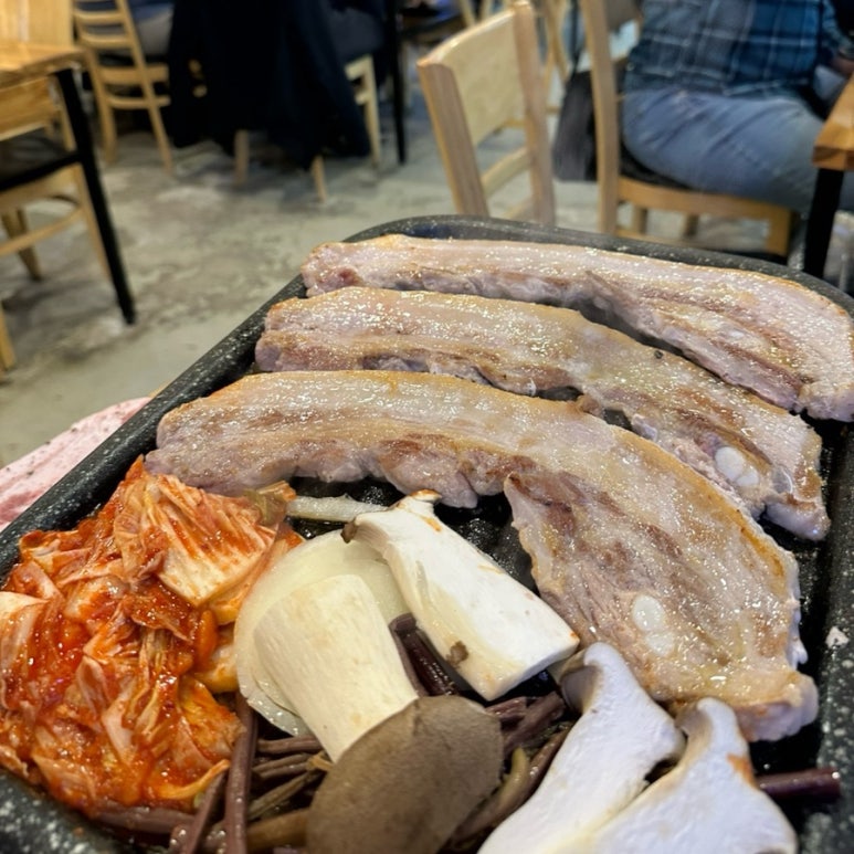 미트앤테이블 이미지