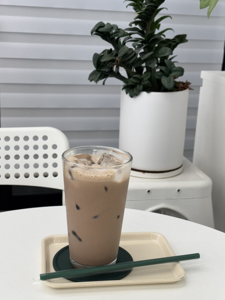 모브커피 이미지