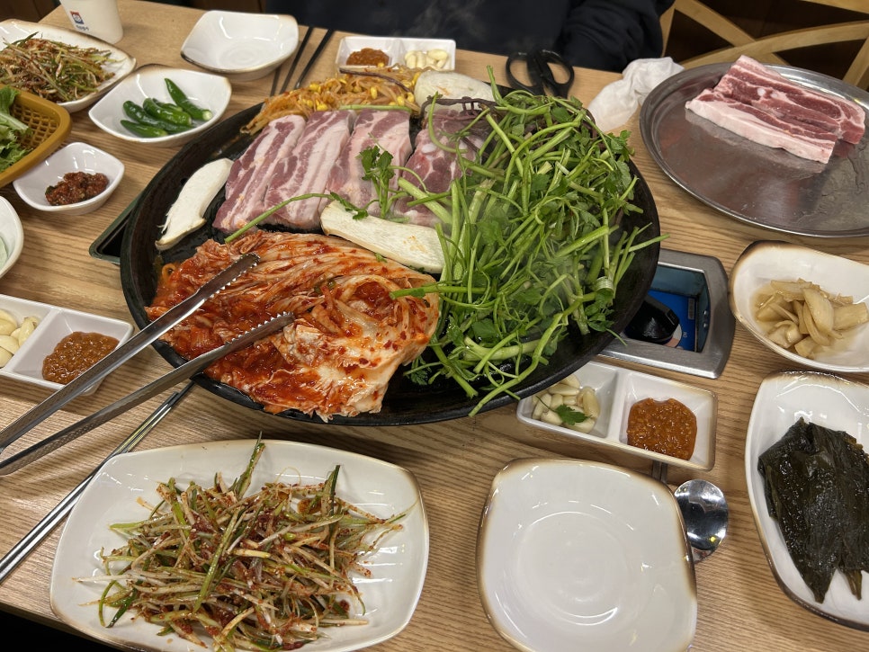교하솥뚜껑삼겹살 이미지