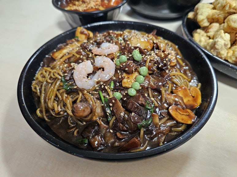 황제쟁반짜장 이미지
