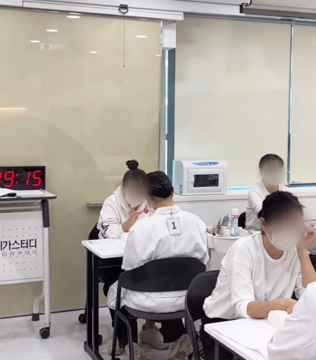 그날;네일 이미지