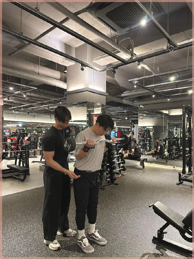 헬스장 이미지