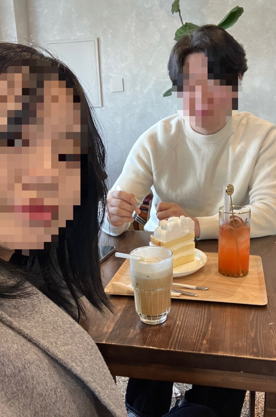 모젤온더테이블 이미지