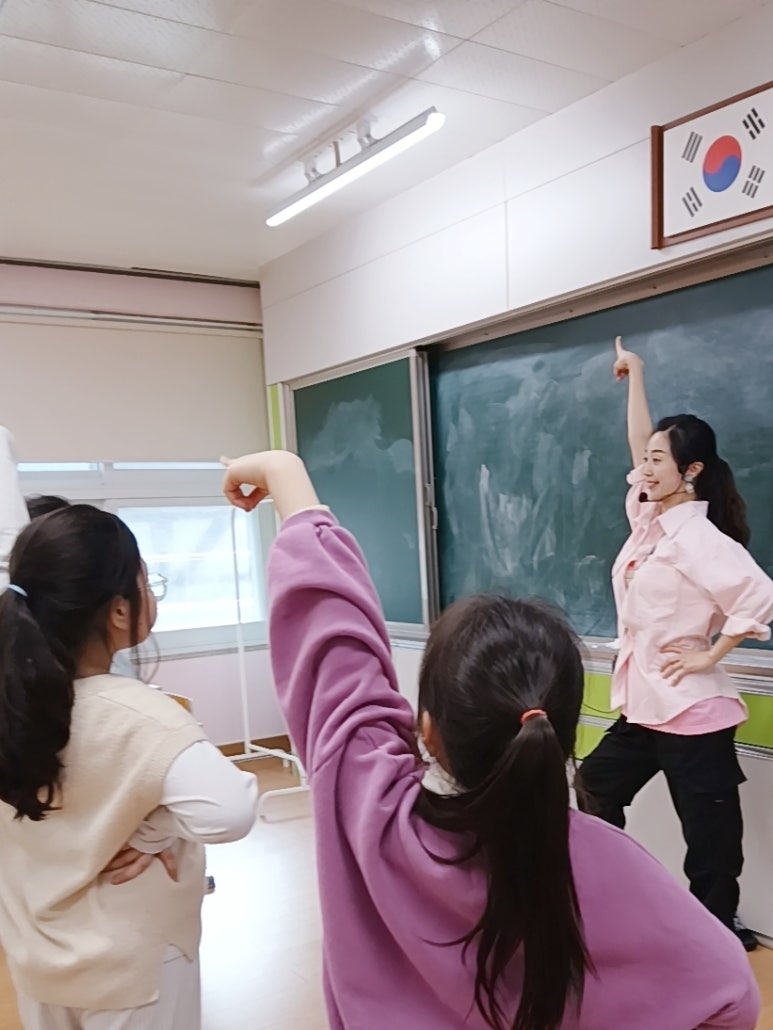 방과후방송댄스 이미지