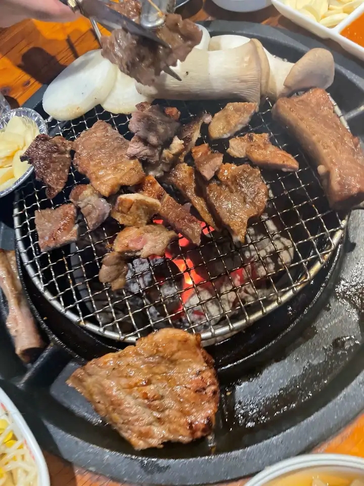 자연숯불화로구이 이미지