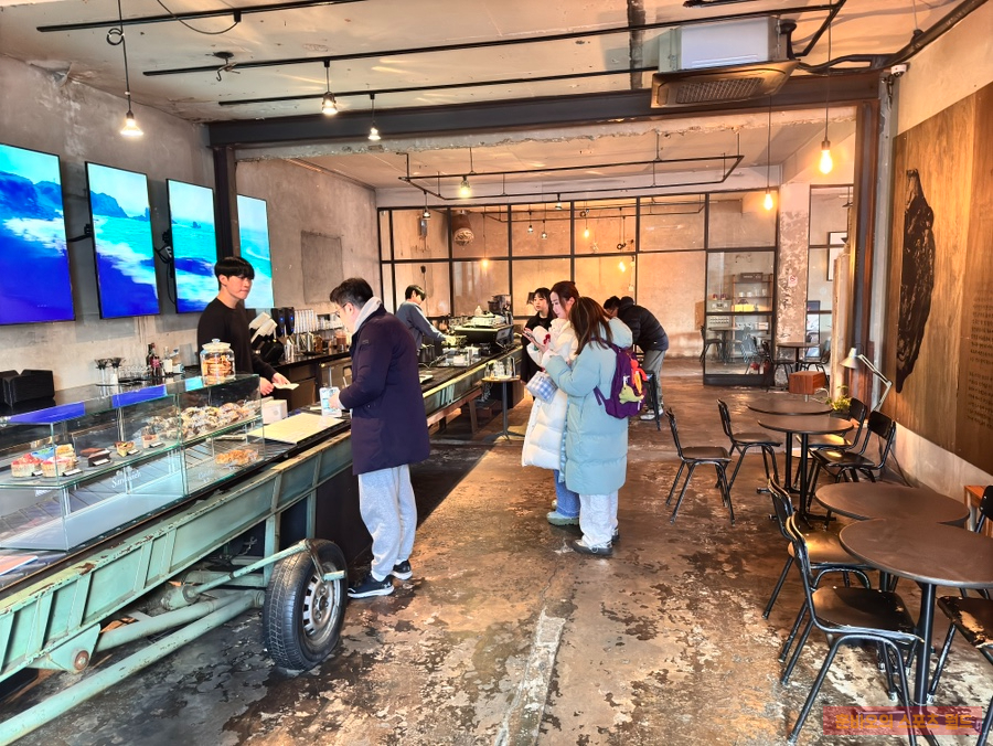 커피공간 이미지