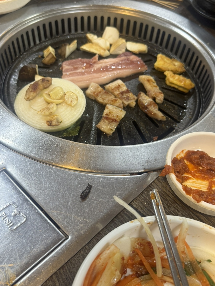 한우랑돼지랑 이미지
