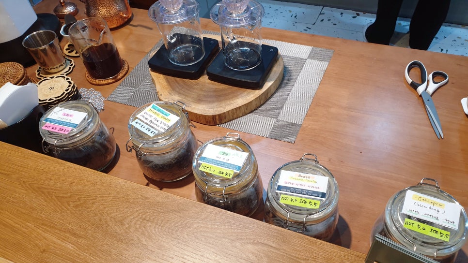 안젤라테이블 이미지
