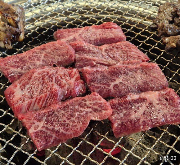 한우 싸다구 이미지