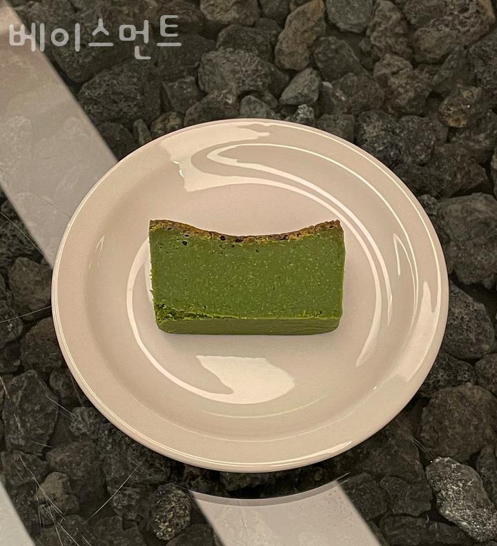 베이스먼트 이미지