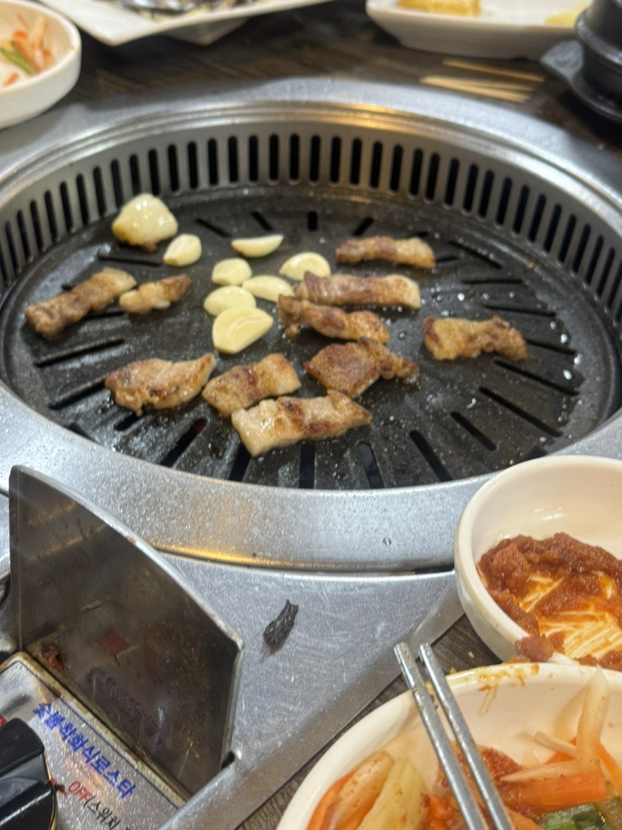 한우랑돼지랑 이미지