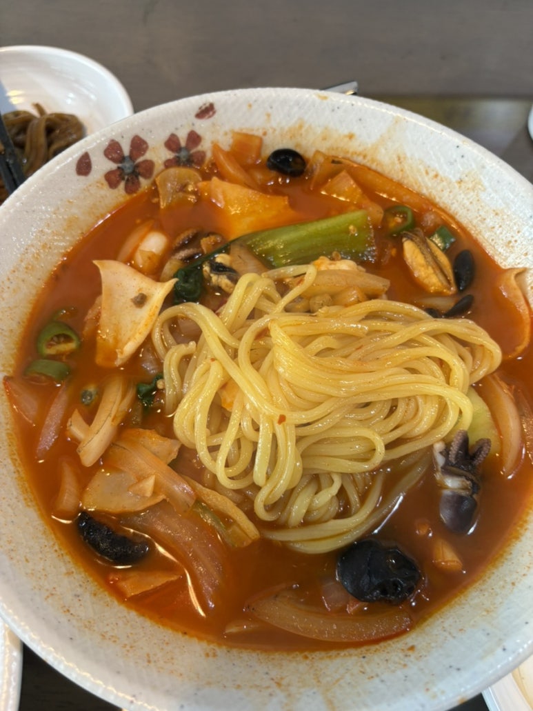 능동해물짬뽕 이미지