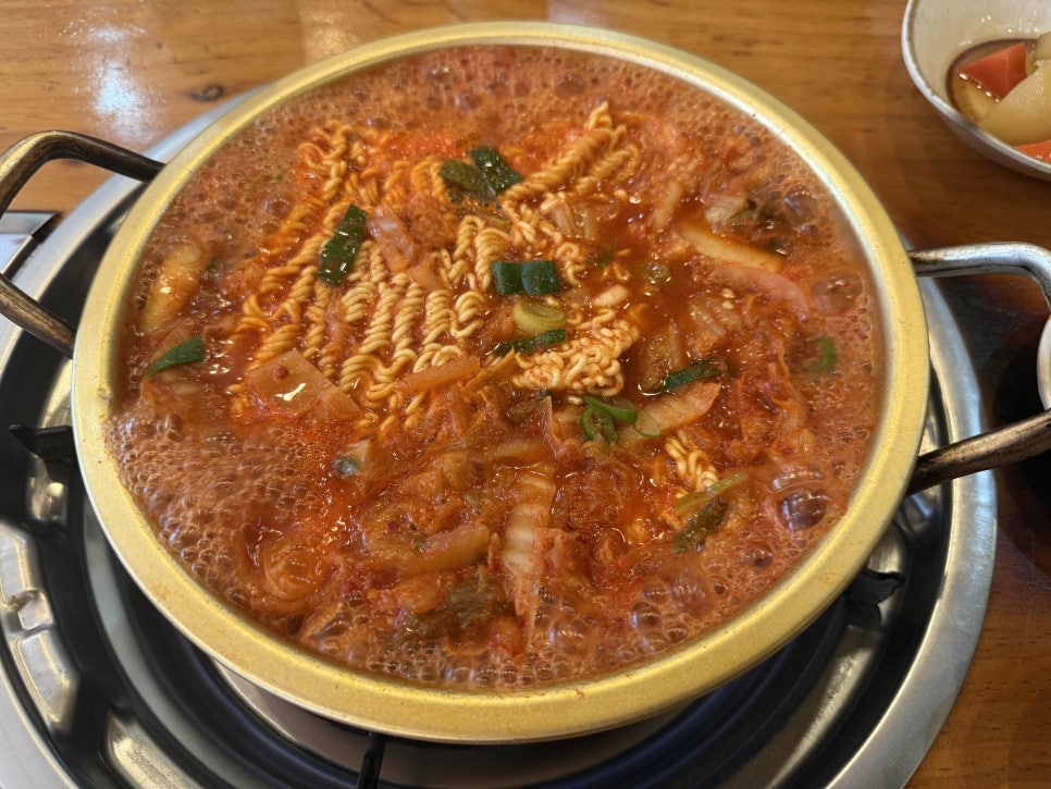 통통김치찌개 이미지