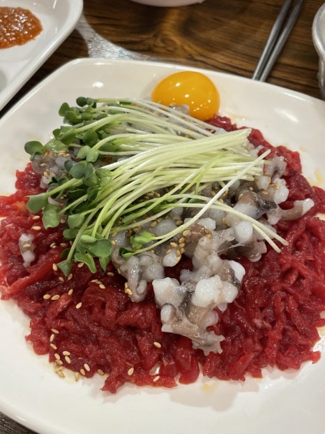 손큰육회 이미지