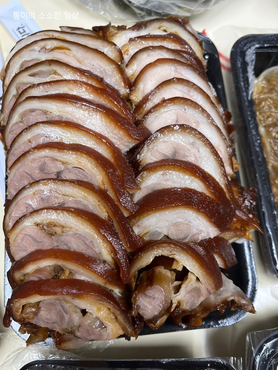 명품웃거리왕족발 이미지