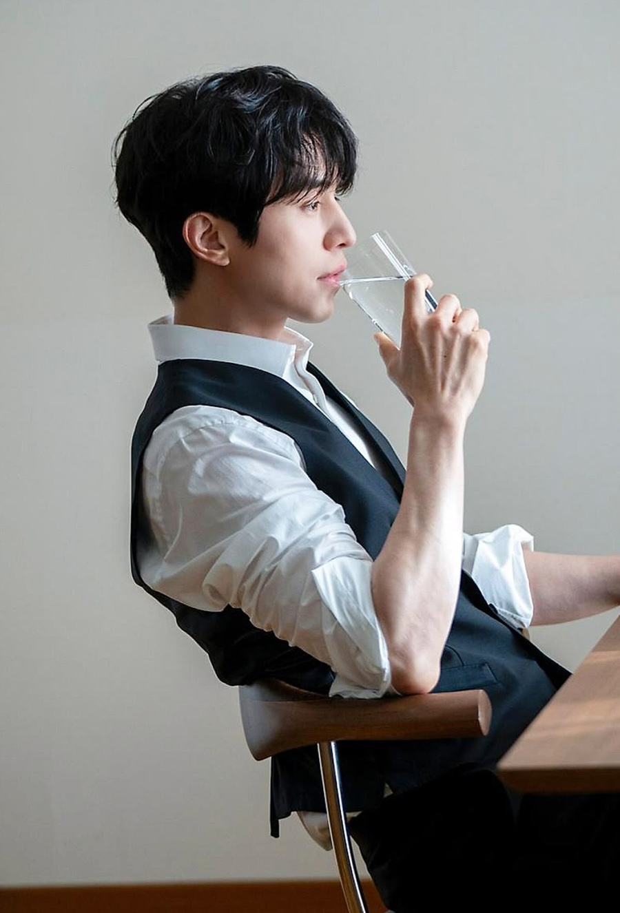 긴머리짧은머리 이미지