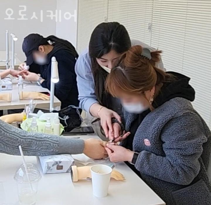 오로시 네일 이미지